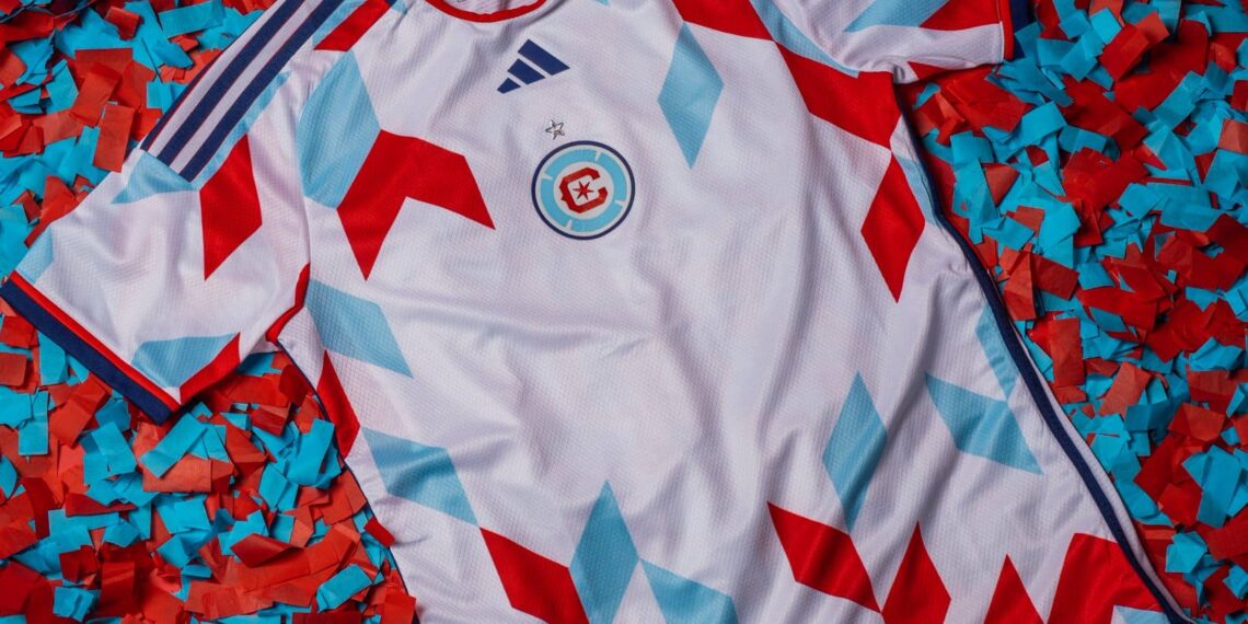 Chicago Fire FC Jersey Visitante Adidas 2023-24: «Kit For All»