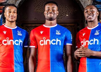 Crystal Palace Jersey Local 2023-2024 Macron