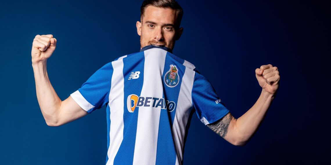 FC Porto Jersey Local 2023-24 New Balance