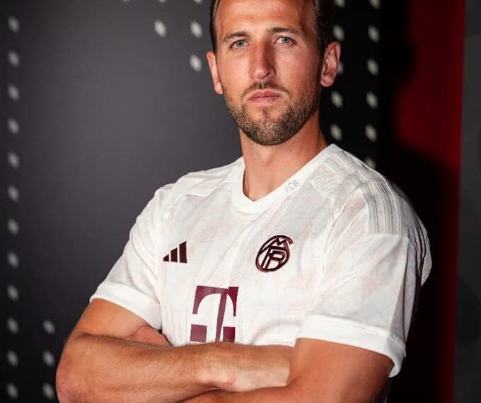 ¡Prepárate para el Rad New Bayern Munich 2023-24 Adidas Third Kit!