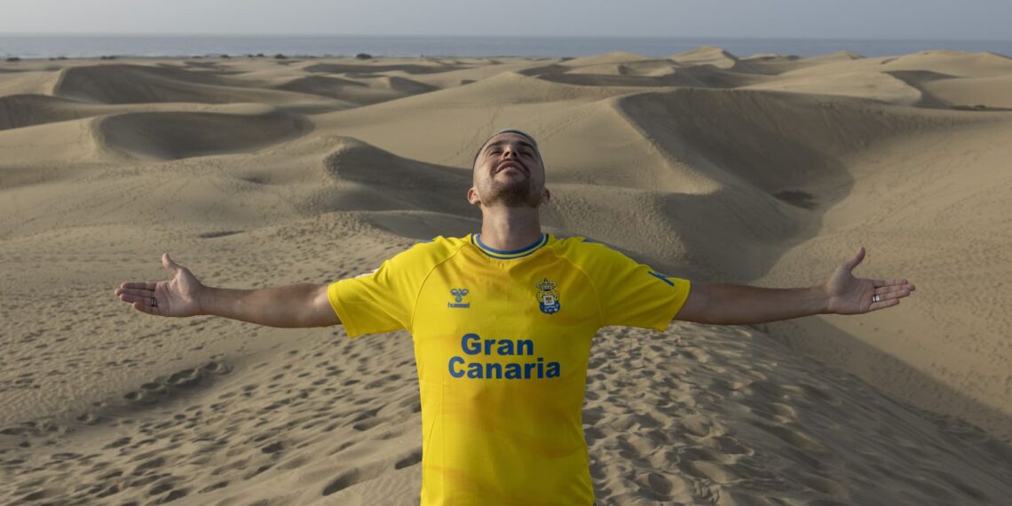 UD Las Palmas Jersey Local 2023-24 Hummel: Tributo a Gran Canaria